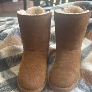 BearPaw Chestnut Suede Bow Back Winter Boots sz 13 little girls